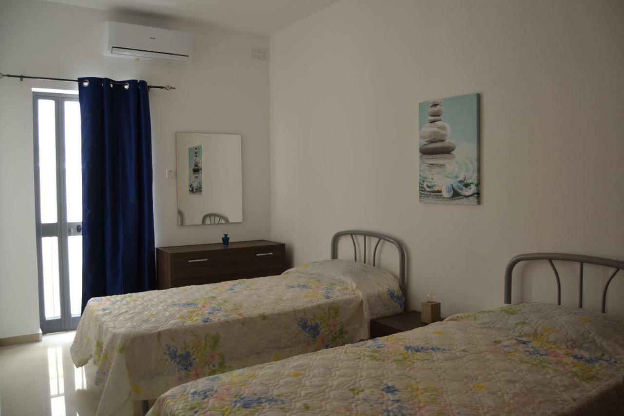 Mellieha Town Centre Bright & Spacious 3 Bedroom Apartment 외부 사진