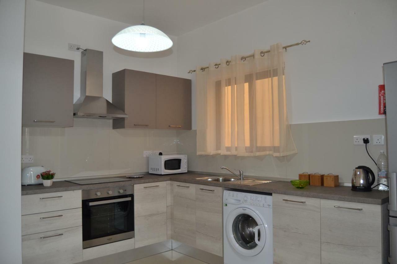 Mellieha Town Centre Bright & Spacious 3 Bedroom Apartment 외부 사진