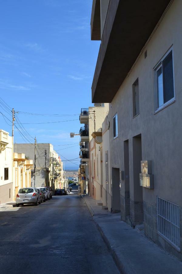 Mellieha Town Centre Bright & Spacious 3 Bedroom Apartment 외부 사진