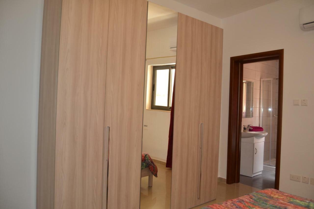 Mellieha Town Centre Bright & Spacious 3 Bedroom Apartment 외부 사진