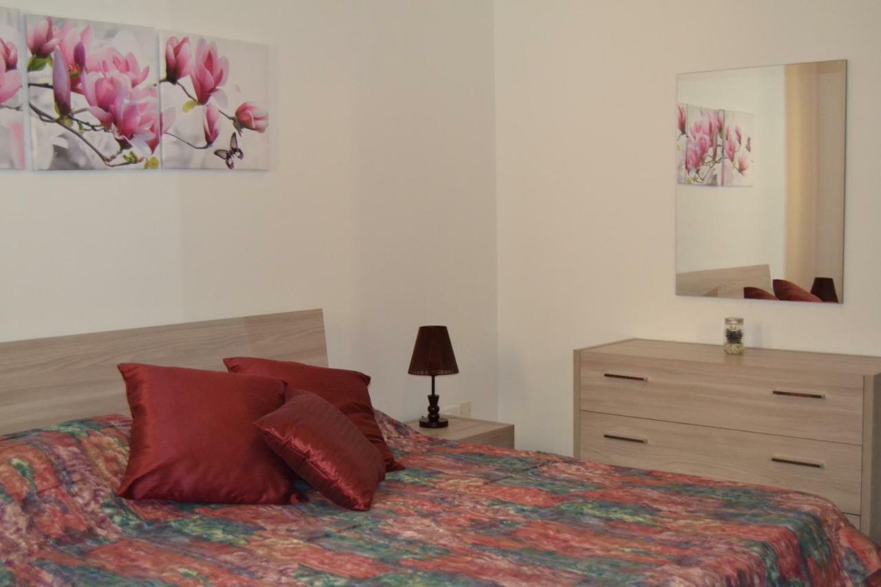 Mellieha Town Centre Bright & Spacious 3 Bedroom Apartment 외부 사진