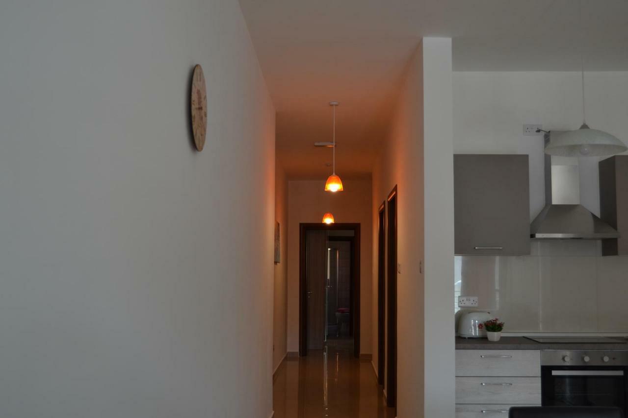 Mellieha Town Centre Bright & Spacious 3 Bedroom Apartment 외부 사진