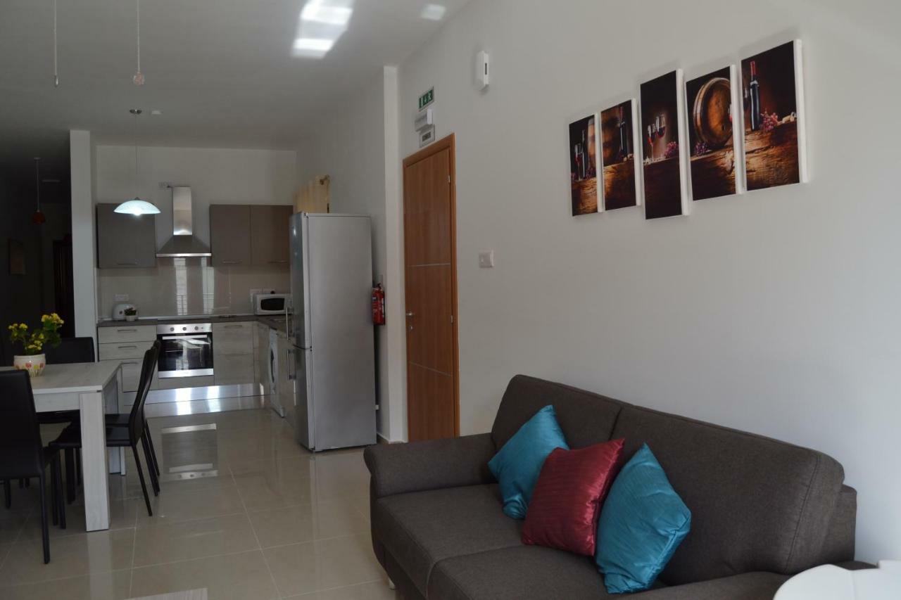 Mellieha Town Centre Bright & Spacious 3 Bedroom Apartment 외부 사진