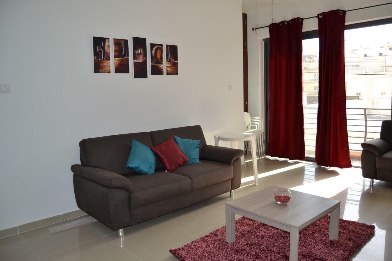 Mellieha Town Centre Bright & Spacious 3 Bedroom Apartment 외부 사진